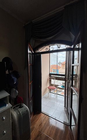 Casa à venda com 181m², 3 quartos e 2 vagas Casa à venda com 181m², 3 quartos e 2 vagasSuíte