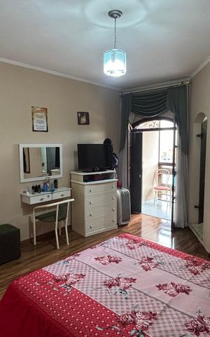 Casa à venda com 181m², 3 quartos e 2 vagas Casa à venda com 181m², 3 quartos e 2 vagasSuite