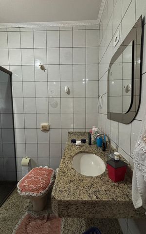 Casa à venda com 181m², 3 quartos e 2 vagas Casa à venda com 181m², 3 quartos e 2 vagasBanheiro da Suíte