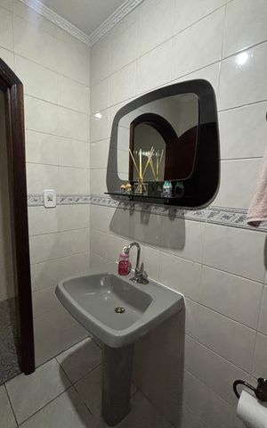 Casa à venda com 181m², 3 quartos e 2 vagas Casa à venda com 181m², 3 quartos e 2 vagasLavabo