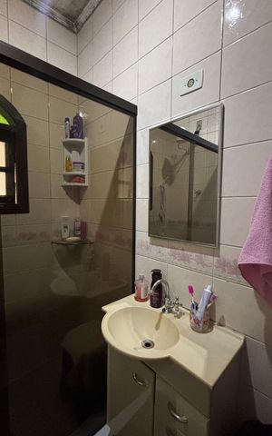Casa à venda com 181m², 3 quartos e 2 vagas Casa à venda com 181m², 3 quartos e 2 vagasBanheiro