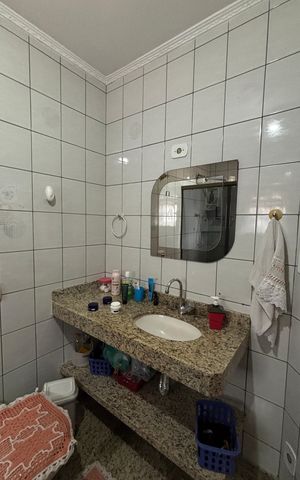 Casa à venda com 181m², 3 quartos e 2 vagas Casa à venda com 181m², 3 quartos e 2 vagasBanheiro da Suíte