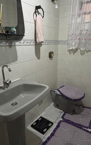 Casa à venda com 181m², 3 quartos e 2 vagas Casa à venda com 181m², 3 quartos e 2 vagasLavabo