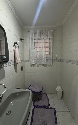 Casa à venda com 181m², 3 quartos e 2 vagas Casa à venda com 181m², 3 quartos e 2 vagasLavabo
