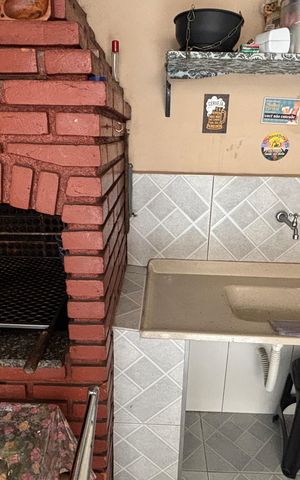 Casa à venda com 181m², 3 quartos e 2 vagas Casa à venda com 181m², 3 quartos e 2 vagasQuintal