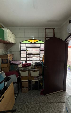 Casa à venda com 181m², 3 quartos e 2 vagas Casa à venda com 181m², 3 quartos e 2 vagasÁrea de Serviço