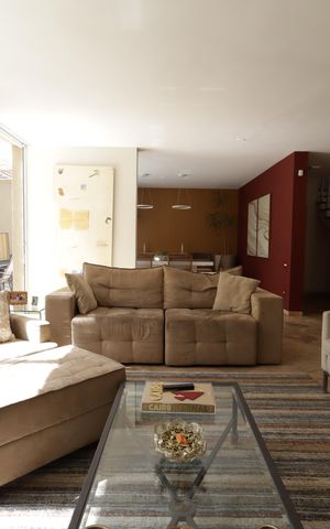 Casa à venda com 350m², 3 quartos e 5 vagasSala