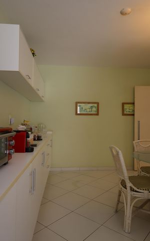 Casa à venda com 350m², 3 quartos e 5 vagasCopa