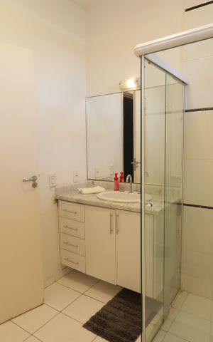 Casa à venda com 350m², 3 quartos e 5 vagasBanheiro da Suíte 1