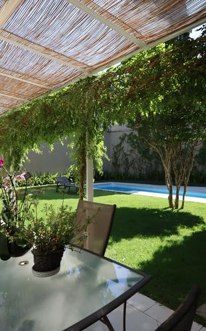 Casa à venda com 350m², 3 quartos e 5 vagasÁrea externa