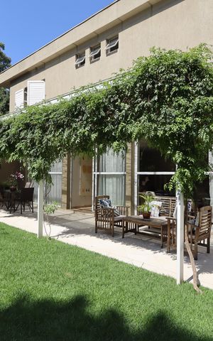 Casa à venda com 350m², 3 quartos e 5 vagasÁrea externa
