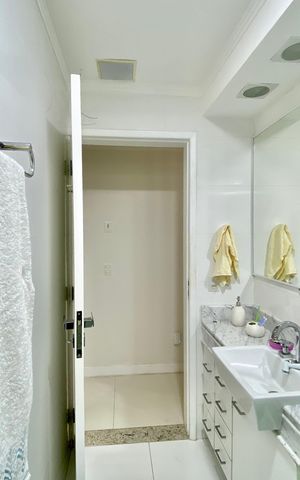 Apartamento à venda com 85m², 3 quartos e 1 vaga Apartamento à venda com 85m², 3 quartos e 1 vagaBanheiro