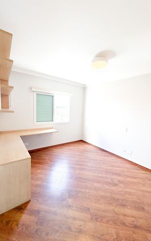 Apartamento à venda com 170m², 3 quartos e 4 vagasQuarto