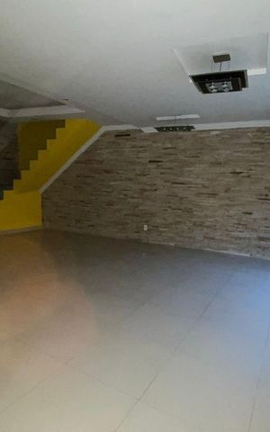 Casa para alugar com 1m², 3 quartos e 3 vagasSala