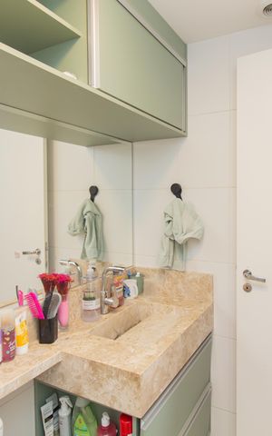 Apartamento à venda com 55m², 2 quartos e 1 vaga Apartamento à venda com 55m², 2 quartos e 1 vagaBanheiro