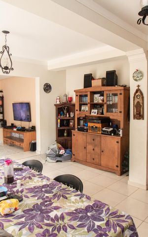 Casa à venda com 162m², 3 quartos e 5 vagas Casa à venda com 162m², 3 quartos e 5 vagasSala de Jantar