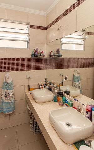 Casa à venda com 162m², 3 quartos e 5 vagas Casa à venda com 162m², 3 quartos e 5 vagasBanheiro da Suíte