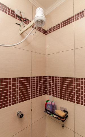 Casa à venda com 162m², 3 quartos e 5 vagas Casa à venda com 162m², 3 quartos e 5 vagasBanheiro da Suíte