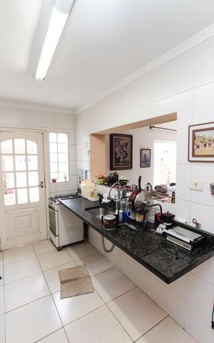 Casa à venda com 162m², 3 quartos e 5 vagas Casa à venda com 162m², 3 quartos e 5 vagasCozinha