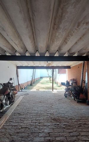 Casa à venda com 1186m², 6 quartos e 8 vagas Casa à venda com 1186m², 6 quartos e 8 vagasGaragem