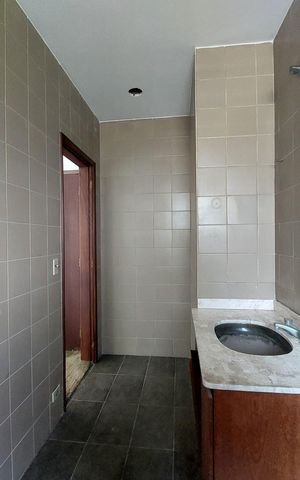 Casa à venda com 1186m², 6 quartos e 8 vagas Casa à venda com 1186m², 6 quartos e 8 vagasBanheiro Suíte 2