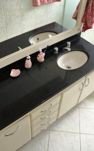 Casa à venda com 125m², 3 quartos e 2 vagasSuíte - Banheiro 