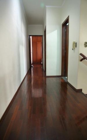 Casa à venda com 125m², 3 quartos e 2 vagasHall dos Quartos 