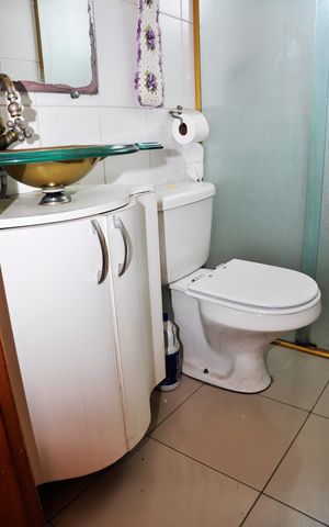 Apartamento à venda com 56m², 2 quartos e 1 vaga Apartamento à venda com 56m², 2 quartos e 1 vagaDetalhe - Banheiro Social