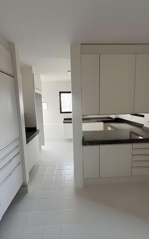 Apartamento para alugar com 250m², 4 quartos e 2 vagas
