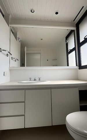 Apartamento para alugar com 250m², 4 quartos e 2 vagas