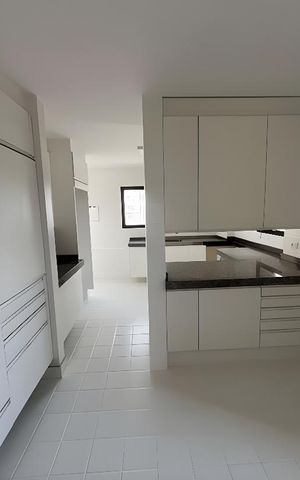 Apartamento para alugar com 250m², 4 quartos e 2 vagas