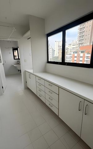 Apartamento para alugar com 250m², 4 quartos e 2 vagas