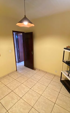 Casa à venda com 180m², 4 quartos e 1 vaga