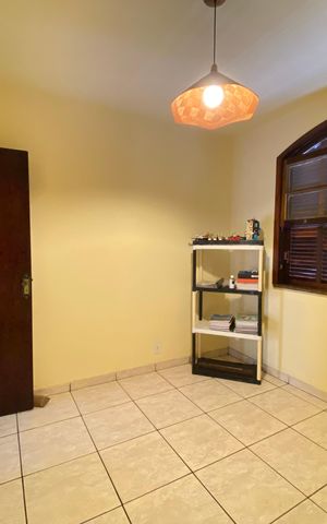 Casa à venda com 180m², 4 quartos e 1 vaga