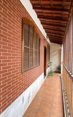 Casa à venda com 180m², 4 quartos e 1 vaga