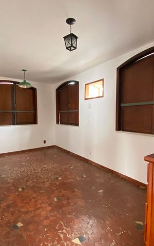 Casa à venda com 180m², 4 quartos e 1 vaga
