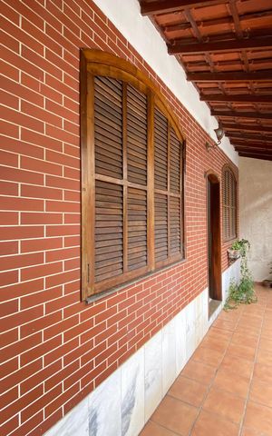 Casa à venda com 180m², 4 quartos e 1 vaga