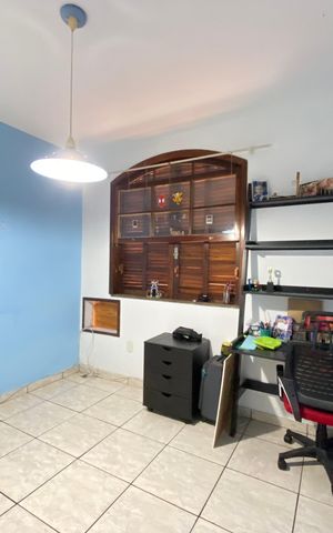Casa à venda com 180m², 4 quartos e 1 vaga