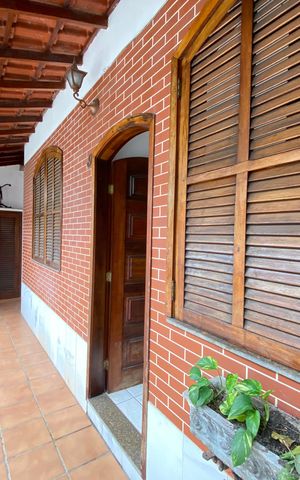 Casa à venda com 180m², 4 quartos e 1 vaga