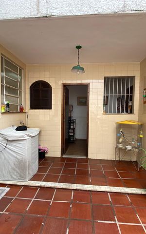Casa à venda com 180m², 4 quartos e 1 vaga