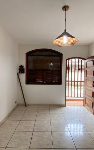 Casa à venda com 180m², 4 quartos e 1 vaga