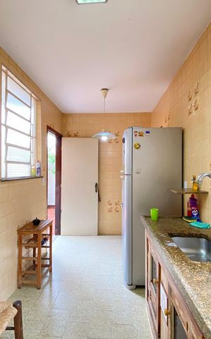 Casa à venda com 180m², 4 quartos e 1 vaga