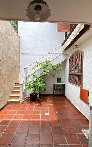 Casa à venda com 180m², 4 quartos e 1 vaga