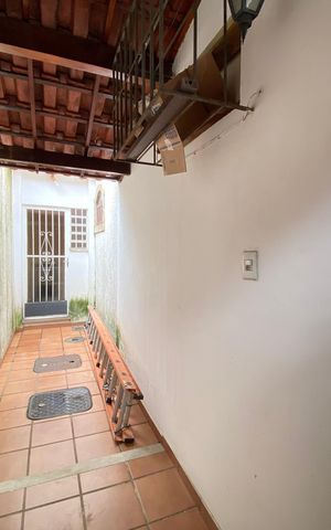 Casa à venda com 180m², 4 quartos e 1 vaga