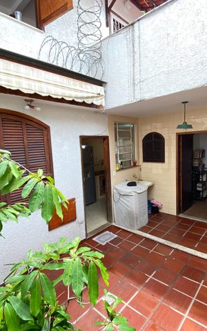 Casa à venda com 180m², 4 quartos e 1 vaga