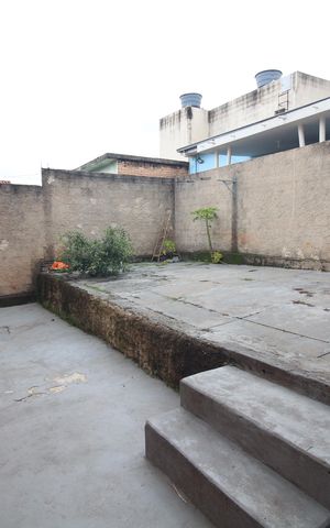Casa à venda com 360m², 3 quartos e 2 vagasQuintal