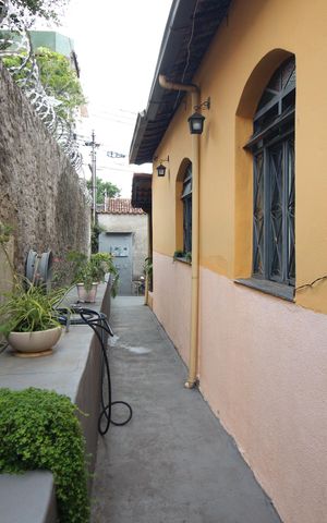 Casa à venda com 360m², 3 quartos e 2 vagasQuintal