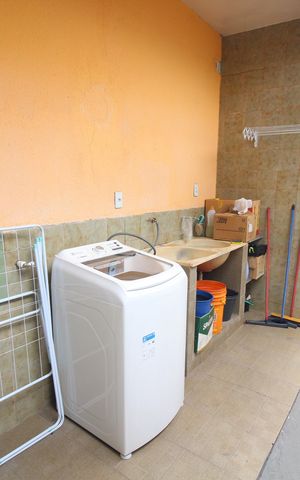 Casa à venda com 360m², 3 quartos e 2 vagasÁrea de Serviço