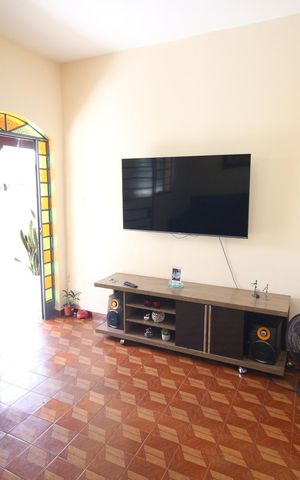 Casa à venda com 360m², 3 quartos e 2 vagasSala
