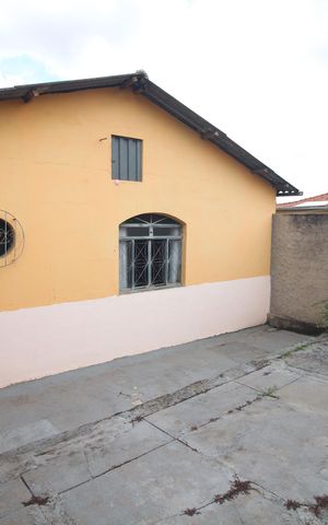 Casa à venda com 360m², 3 quartos e 2 vagasQuintal